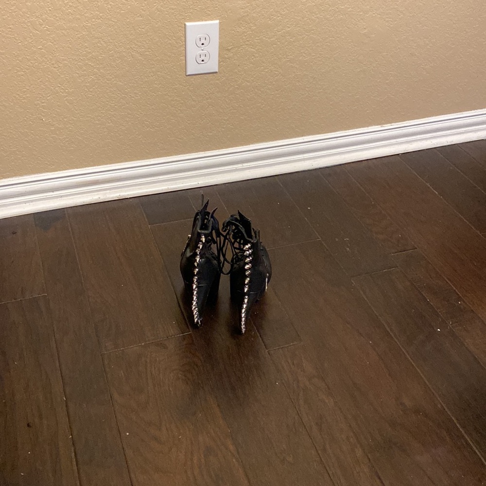 black size 10 - Picture 3 of 6